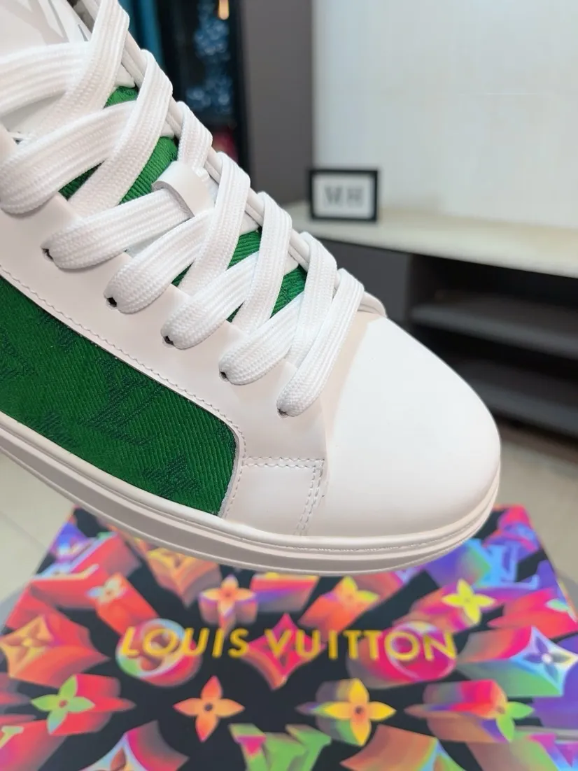 Men's shoes 💰560🌹🌹【LV】New men's high-top shoes, ‌global limited edition💯 shoes‌ are made of ‌original silk leather➕cowhide lining🐂top-grade workmanship! ‌Inner padding for feet: pure imported sheepskin lining, strappy sneakers, comfortable and breathable✅ luxurious and noble!! Men's shoe size: 38-44 💮